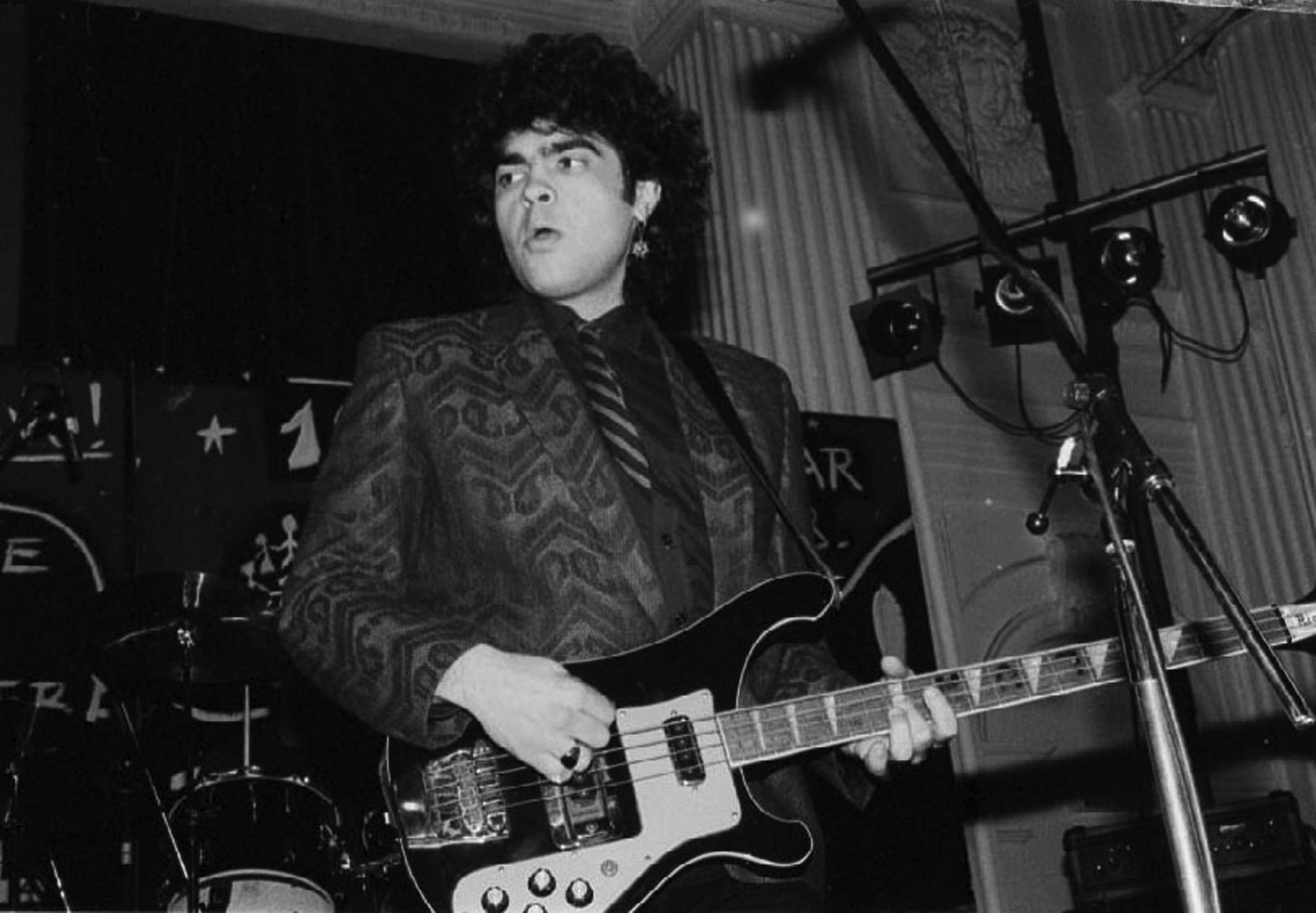 Disciplina kičme: Četiri decenije od revolucije u stilu i stihu, prvenca „Sviđa mi se da ti ne bude prijatno”, 3 Dušan Kojić Koja