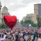 Srbija i politika: Protest „Srbija protiv nasilja", blokiran most Gazela u Beogradu, šetnje u Novom Sadu, Nišu i Kragujevcu 12