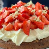 Hrana i običaji: Svečana torta od jagoda, simbol švedskog Festivala u čast leta 5