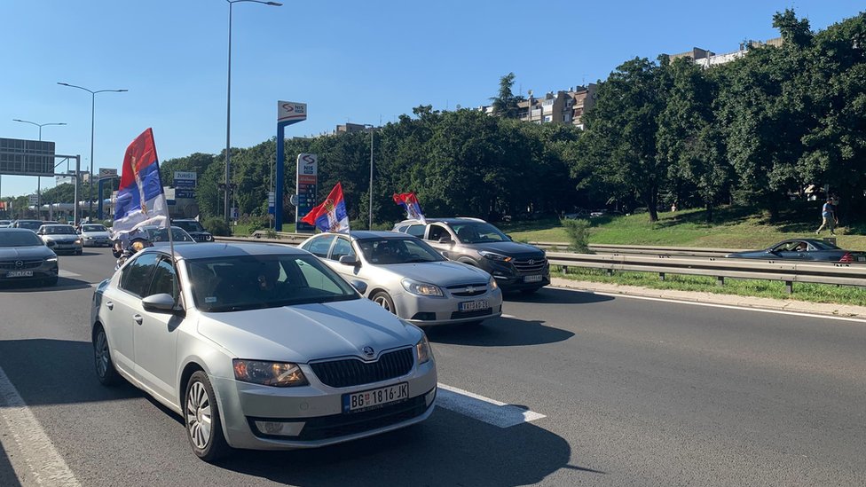„Srbija protiv nasilja": Počela protestna vožnja i blokada autoputa kod Beograda 1 blokada