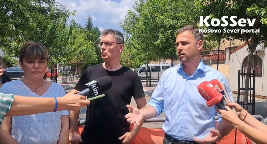 Bačena šok bomba ispred kafića u kom su bili opozicioni poslanici u K. Mitrovici 1