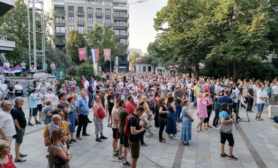 U Smederevu i Valjevu održani protesti „Srbija protiv nasilja“ 1