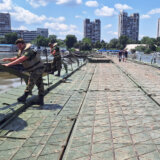 Vojska Srbije postavila pontonski most do plaže Lido 6