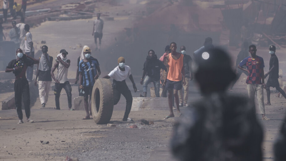 Sukobi policije i opozicije u Senegalu: Ima mrtvih, zabranjene društvene mreže, zatvoren univerzitet 2