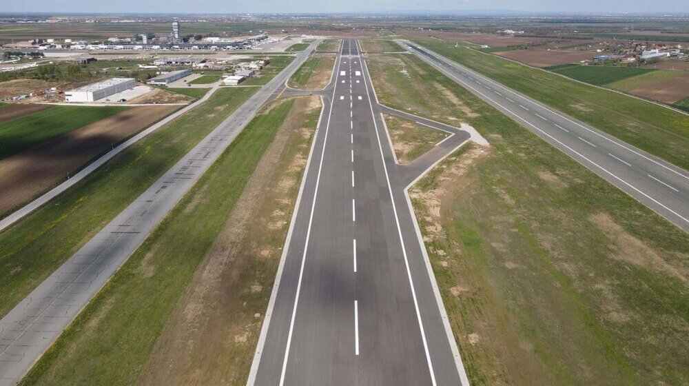 Ekološki aktivisti se "zalepili" za pistu na aerodromu u Nemačkoj 1