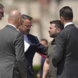 Pojavio se snimak susreta Vučića i Zelenskog: O čemu li razgovaraju? (VIDEO) 4