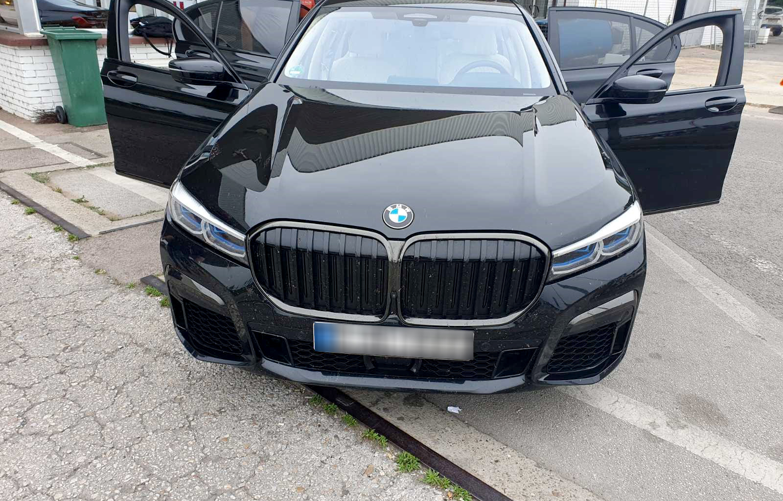 MUP: Nemački i turski državljanin uhapšeni na Kelebiji zbog sumnje na pranje novca 2 MUP: Nemački i turski državljanin uhapšeni na Kelebiji zbog sumnje na pranje novca 2