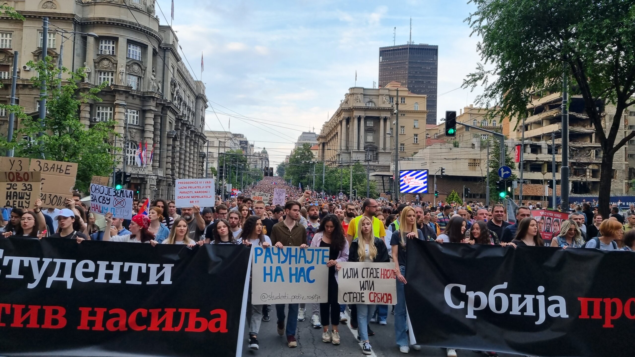 (FOTO) Kako je izgledao sedmi protest "Srbija protiv nasilja" 6 (FOTO) Kako je izgledao sedmi protest "Srbija protiv nasilja" 6