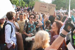 Protest “Srbija protiv nasilja” kroz objektive fotoreportera (FOTO) 35