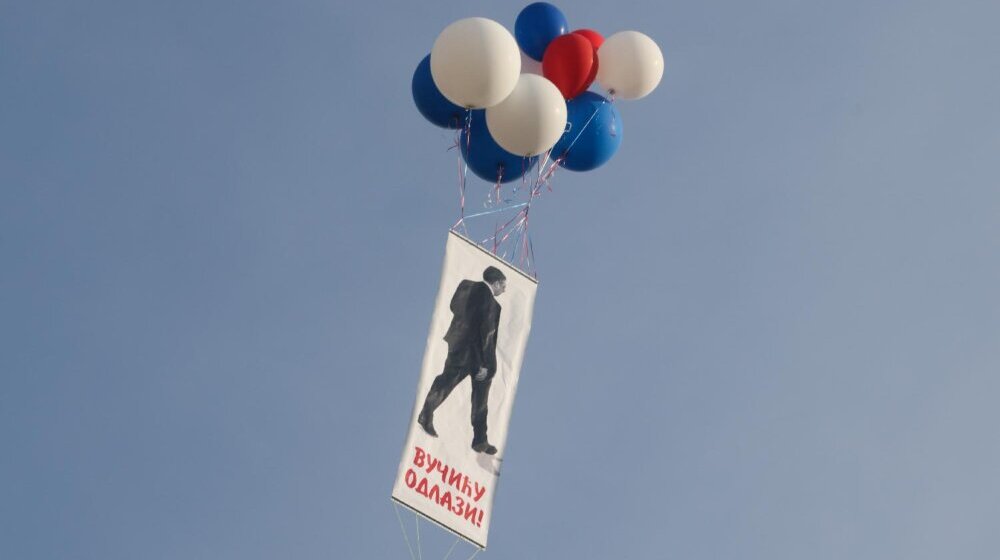 Asošijeted pres: Demonstranti na ulicama Beograda, dok predsednik ignoriše pozive da se povuče 1