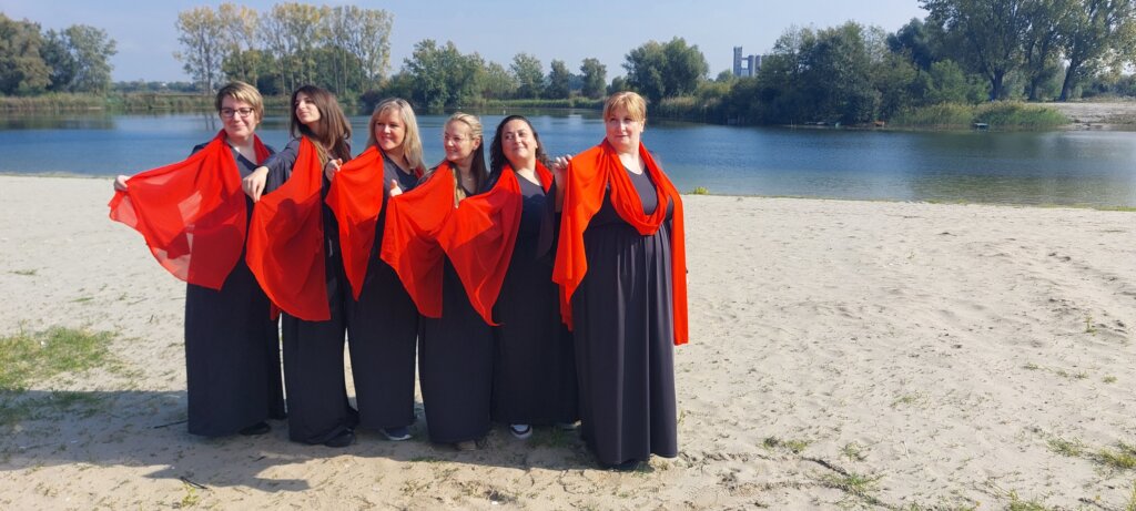 “Kad smo zajedno, širimo pozitivnu energiju”: Ženska vokalna grupa “Mironosice” iz Subotice već deceniju spaja humanost i muziku 2 “Kad smo zajedno, širimo pozitivnu energiju”: Ženska vokalna grupa “Mironosice” iz Subotice već deceniju spaja humanost i muziku 2