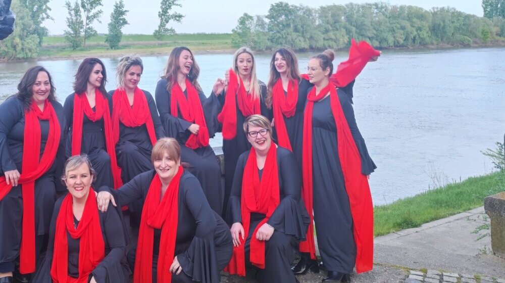 “Kad smo zajedno, širimo pozitivnu energiju”: Ženska vokalna grupa “Mironosice” iz Subotice već deceniju spaja humanost i muziku 1