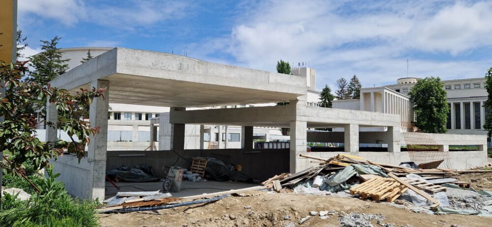 Zašto je uništen pogled na biser arhitekture u centru Novog Sada? 2 Zašto je uništen pogled na biser arhitekture u centru Novog Sada? 2