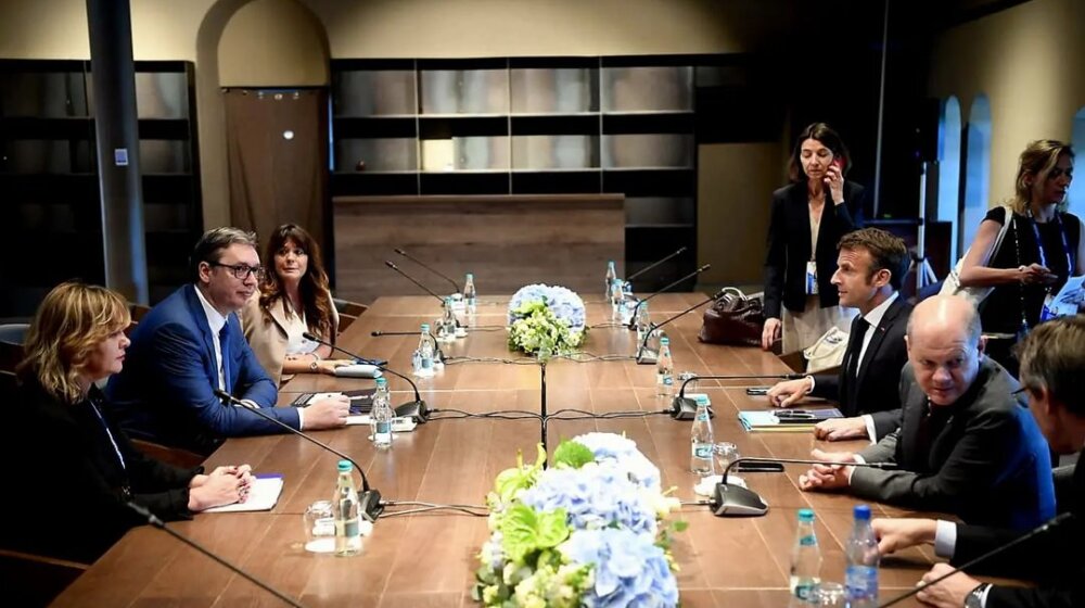 Sastali se Vučić i Osmani uz posredovanje Makrona i Šolca 1