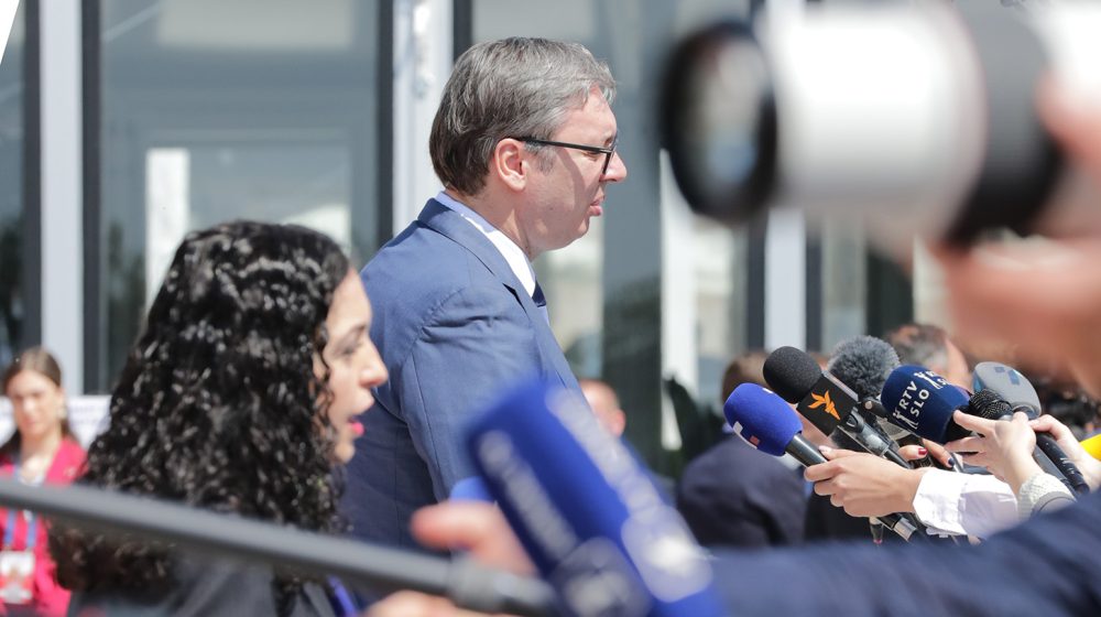 “Dižu rejting pred izbore uzajamnim vređanjem”: O razmeni optužbi Vučića i Osmani 1