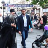 Harčenko i Porfirije nagradili pevačicu "Veseli se srpski rode": U Ruskom domu svečanost za porodice "bratskog srpskog naroda" 7