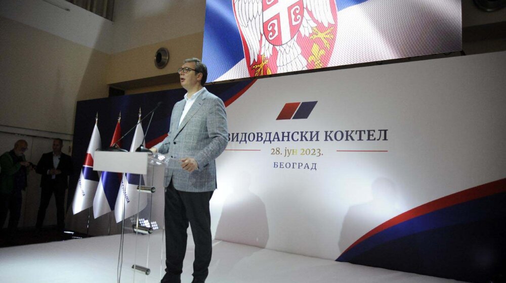 SNS obeležava Vidovdan: Vučić otkrio s kojim natpisom na majici je njegov sin otišao u Gračanicu 1