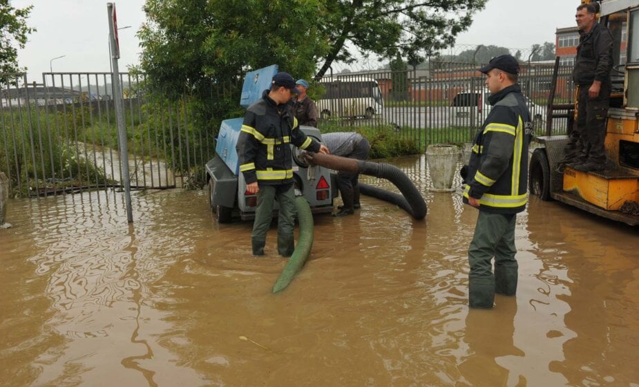 Srbijavode: Na terenu 19 pumpi velikog kapaciteta koje crpe vodu iz poplavljenih područja 1