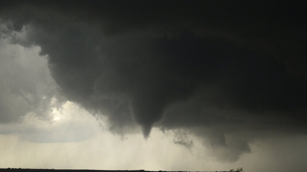 “Tornado bez presedana” u Teksasu ubio četvero ljudi i razorio zgrade 1