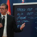 Vučić obećao ogroman rast plata u prosveti, zaposleni ogorčeni: Koliko novca zaista sleduje nastavnicima? 5