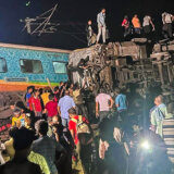 Dva putnička voza iskočila iz šina u Indiji, više od 50 mrtvih 15