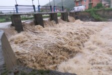 Vanredna situacija u 51 opštini i gradu u Srbiji: Izlile se Lepenica i Bjelica, oštećen most na Ibarskoj magistrali kod Kraljeva (VIDEO) 5