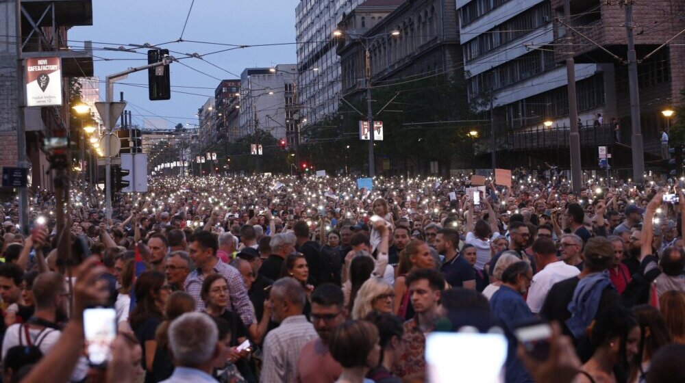 "Demonstranti u Beogradu prete radikalizacijom": Nemački mediji o šestom protestu "Srbija protiv nasilja" 16