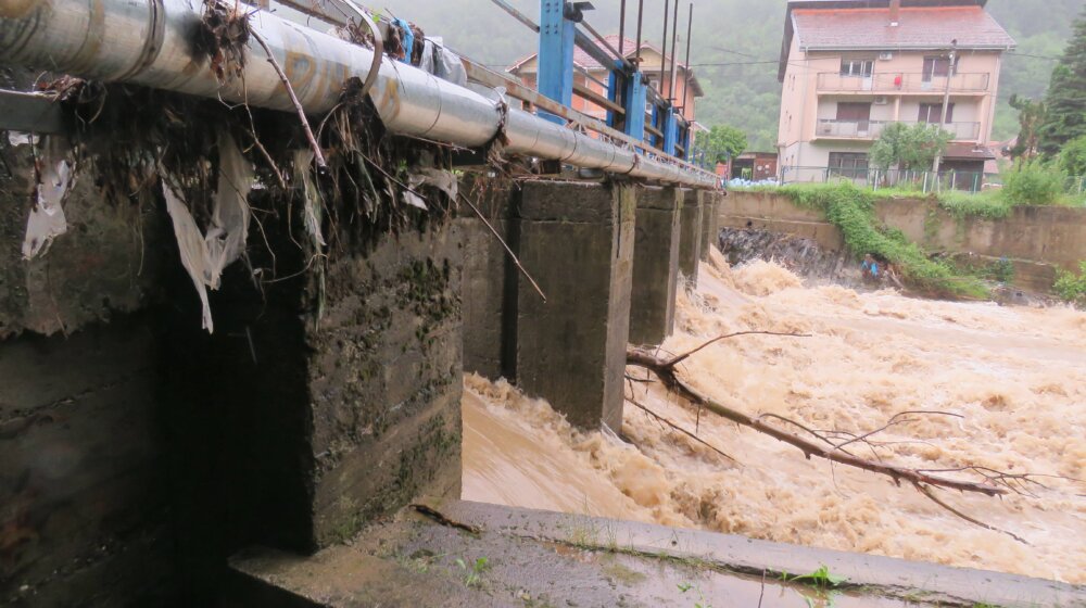 Nestručno, neodgovorno i bahato: Građevinski stručnjaci o tome zašto su poplave srušile dva mosta u Srbiji 1