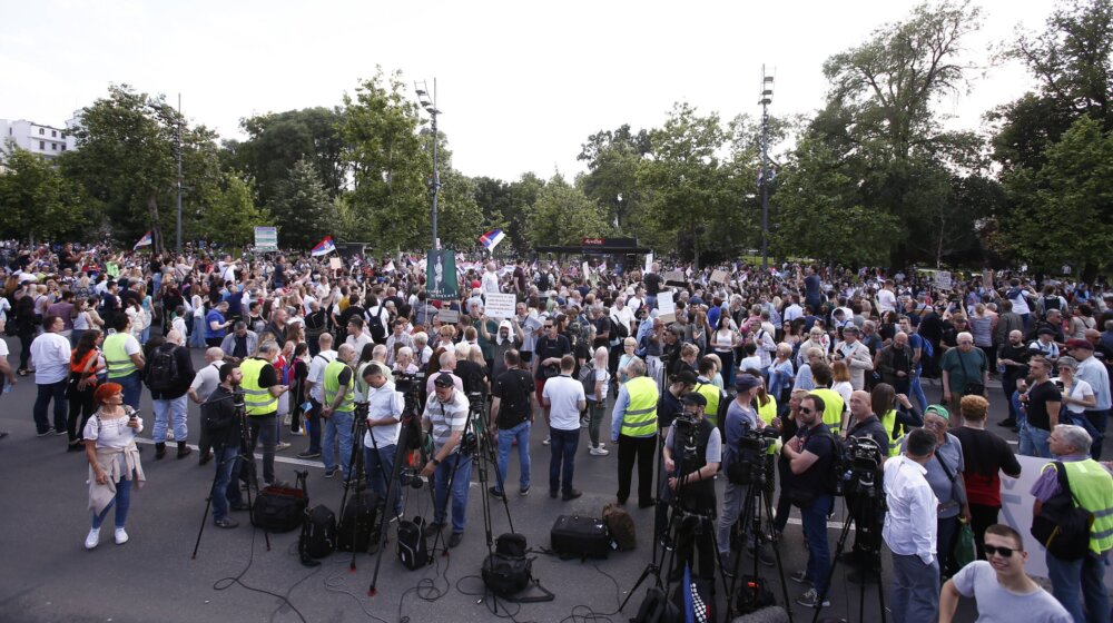 "Ajde, glumac, kaži nešto smešno": Zašto naprednjacima smetaju dramski umetnici? 1