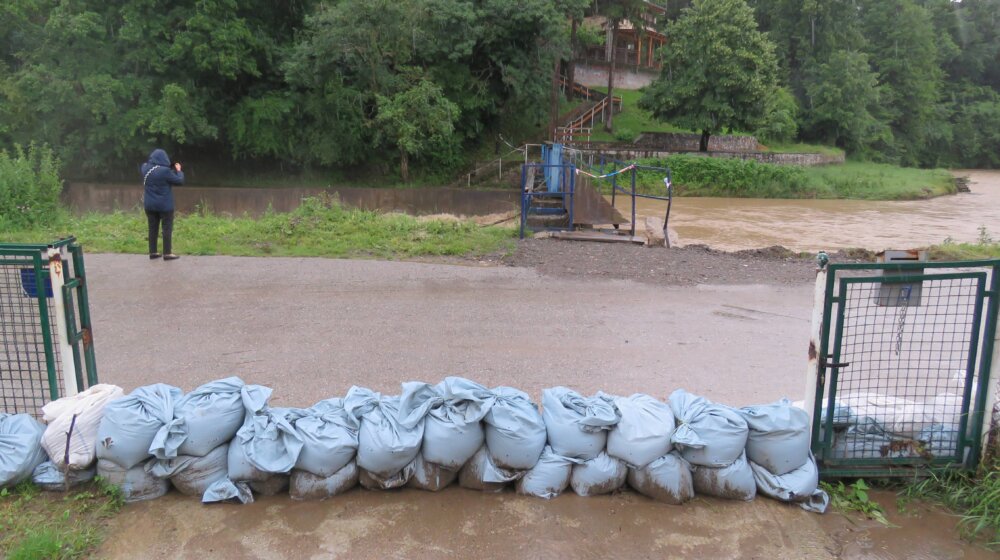 Brnabić: U poplavama oštećeno i više od 200 lokalnih puteva 1