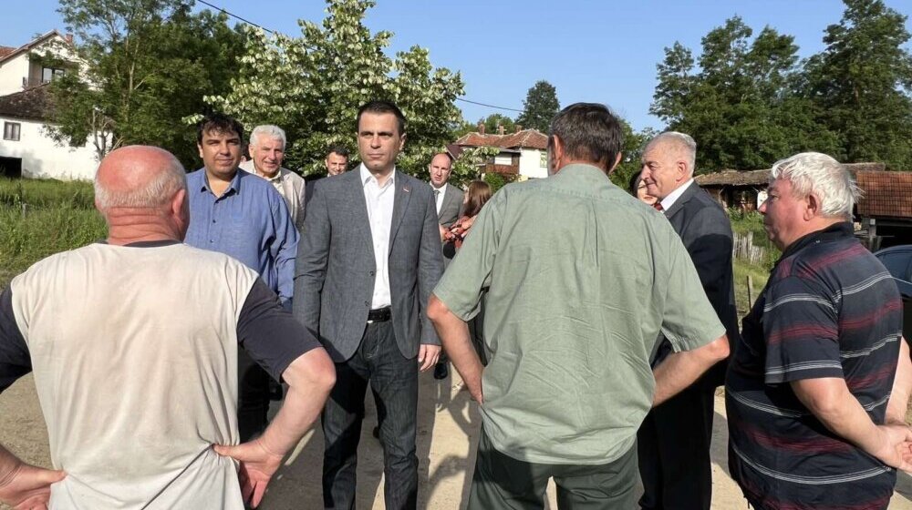 Milićević obišao škole oštećene u poplavama 1