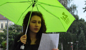 Protest „Užice protiv nasilja“: Podrška beogradskim protestima i zatražena smena većnika Vladimira Sinđelića 4 Protest „Užice protiv nasilja“: Podrška beogradskim protestima i zatražena smena većnika Vladimira Sinđelića 4