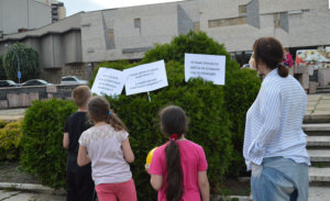 Kako je pedagoškinja iz Užica izrazila lični protest protiv prekida školske godine u Srbiji (FOTO) 4