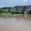 U delu Kosjerića, zbog poplava, proglašena vanredna situacija: Voda iz gradskog vodovoda nije za piće (FOTO/VIDEO) 17