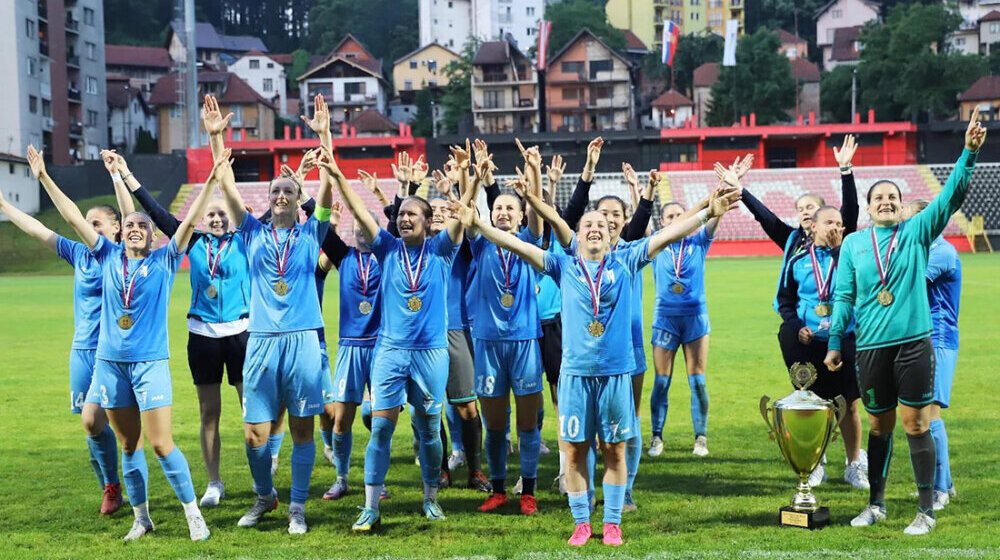 Fudbalerke Spartaka pobednice Kupa Srbije, čije finale se igralo u Užicu 1