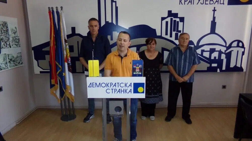 Da li ste birani za gradonačelnika ili poltrona: Demokrate iz Kragujevca „odgovorile” Nikoli Dašiću zbog „odbrane predsednika od protesta” 1