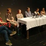 “Predstava valja onoliko koliko ukazuje da je društvo na ivici nervnog sloma”: Premijera reditelja Zlatka Pakovića zatvara sezonu u subotičkom Pozorištu “Kostolanji Deže” 4