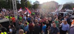 Završen peti protest Srbija protiv nasilja: Desetine hiljada građana bilo je oko Predsedništva, zakazan novi za sledeću nedelju (FOTO, VIDEO) 3