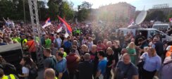 Završen peti protest Srbija protiv nasilja: Desetine hiljada građana bilo je oko Predsedništva, zakazan novi za sledeću nedelju (FOTO, VIDEO) 3
