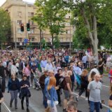 Incidenti tokom protesta "Srbija protiv nasilja", Manojlović: Nasilnici šutirali mladića (VIDEO) 3