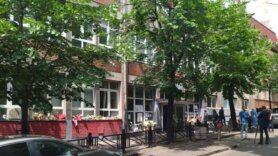 Četrdeset dana od tragedije u "Ribnikaru": Građani u tišini odaju počast paljenjem sveća (FOTO) 7