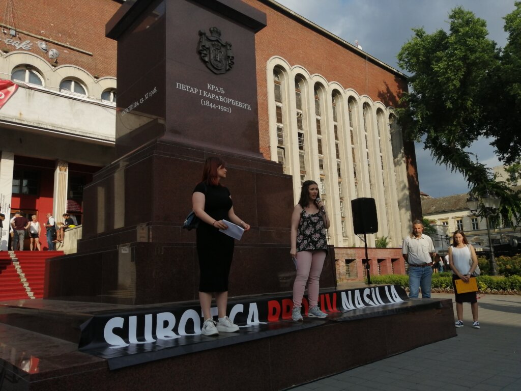 Održan prvi protest “Subotica protiv nasilja”: Subotičani imali i lokalne zahteve 2 Održan prvi protest “Subotica protiv nasilja”: Subotičani imali i lokalne zahteve 2