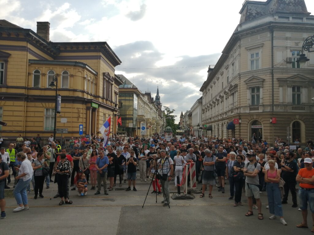 Održan prvi protest “Subotica protiv nasilja”: Subotičani imali i lokalne zahteve 3 Održan prvi protest “Subotica protiv nasilja”: Subotičani imali i lokalne zahteve 3