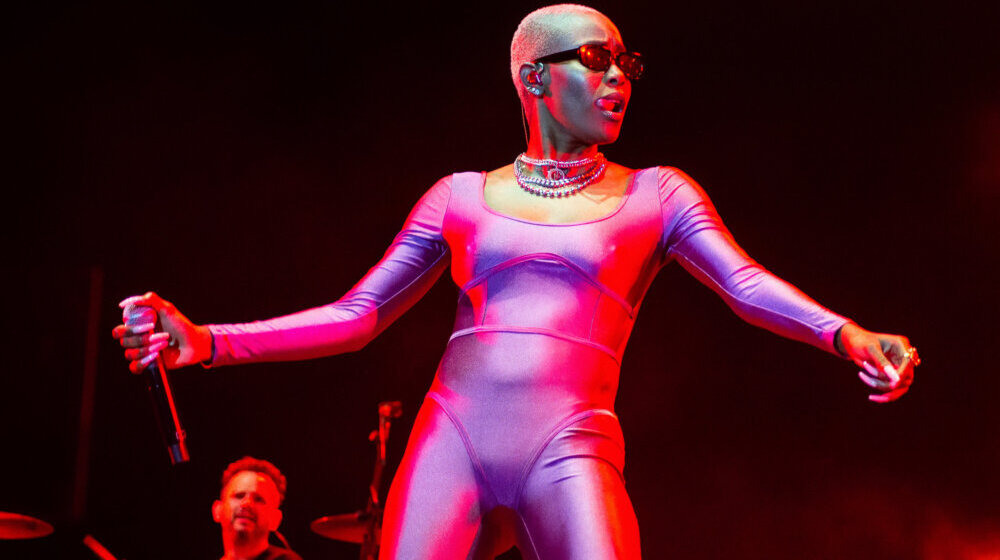 "Zapakovani" trenuci i emocije na rok fotografijama Ivana Stojanovića: Izložba u Domu omladine Kragujevac 1