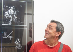 Izlozba KG rock momenti Dom omladine kragujevac 13 "Zapakovani" trenuci i emocije na rok fotografijama Ivana Stojanovića: Izložba u Domu omladine Kragujevac 13