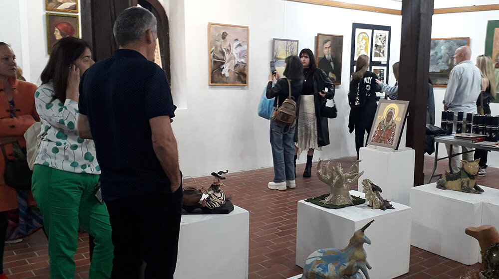 Maturanti Umetničke škole u Užicu predstavili se izložbom zanimljivih radova (FOTO) 1