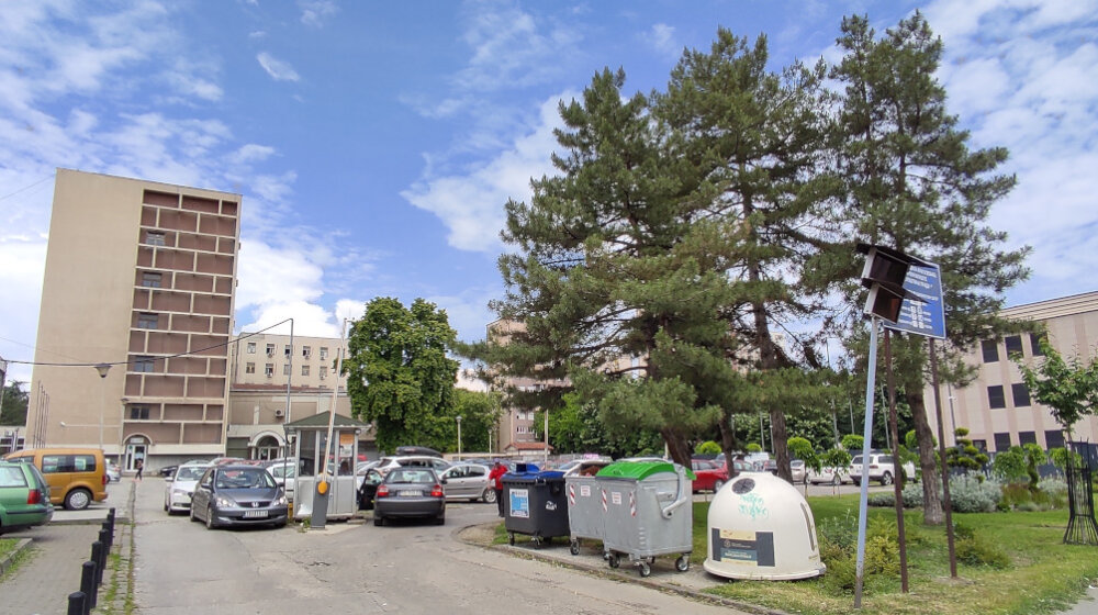 Zbog svečane zakletve policajaca zatvoreno parkirališta kod Skupštine grada Kragujevca 1