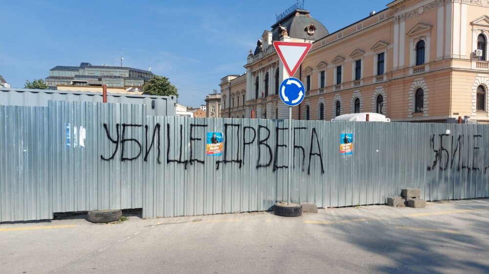 „Ubice drveća, betoniranje vam je u krvi”: Posečene lipe kod starog Suda probudile građanski aktivizam u Kragujevcu (FOTO) 1