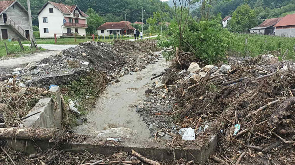 Uprava za poljoprivredno zemljište najavila 80 miliona dinara za sanaciju poljskih puteva, uništenih u poplavama u Srbiji 1