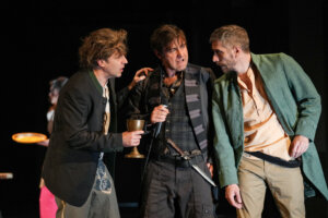 Premijera Geteovog "(Pra)fausta" u Beogradskom dramskom pozorištu u režiji Borisa Liješevića: Ljudi se više ne boje zla, danas se sve mora prigrabiti za sebe 2 Premijera Geteovog "(Pra)fausta" u Beogradskom dramskom pozorištu u režiji Borisa Liješevića: Ljudi se više ne boje zla, danas se sve mora prigrabiti za sebe 1